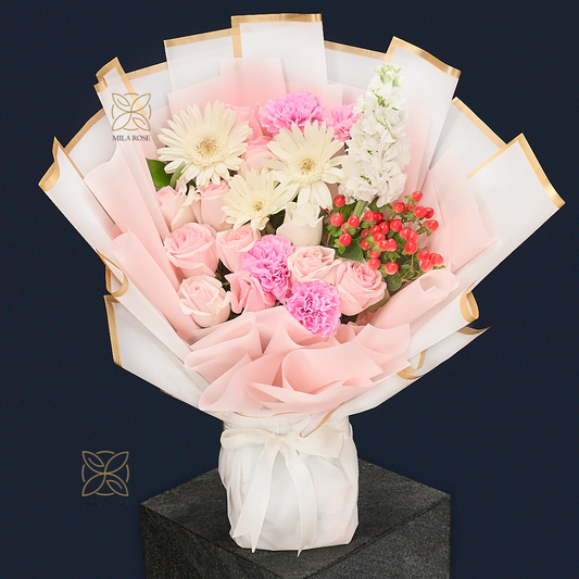 Charming colorful bouquet of Roses and matthiola
